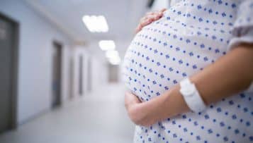 167 000 Françaises sans sage-femme ni maternité à proximité