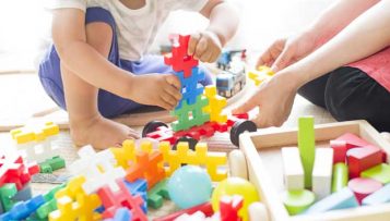 Garde d'enfants : l'Urssaf simplifie les démarches des particuliers employeurs