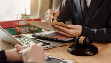 Quel est le contrôle du juge administratif sur une demande d’homologation d’une transaction ?