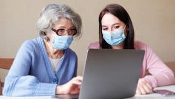 Lancement d'un nouveau service civique pour accompagner les seniors, 2 000 jeunes attendus
