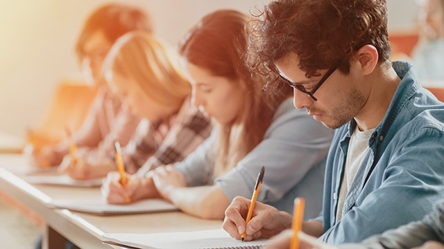 Le gouvernement dévoile la carte des 74 classes Prépas Talents du service public