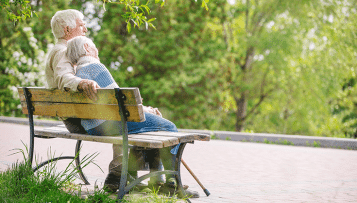 Bien vieillir et autonomie : la proposition de loi en passe d'être adoptée