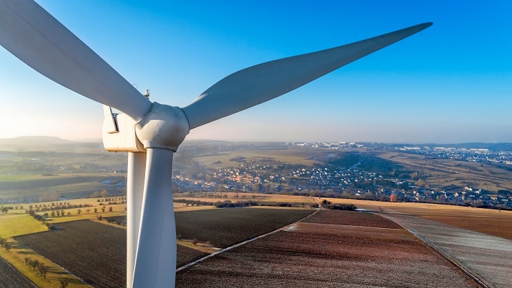 Énergies renouvelables : le Conseil d'État se penche sur les objectifs de l'État