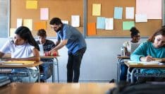 Combien d'élèves face aux enseignants dans le secondaire en 2023 ?