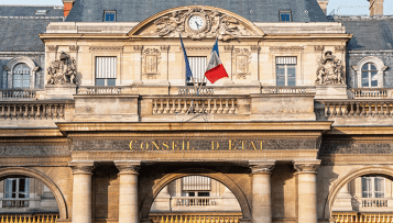 Quel est le délai de prescription d'une action en responsabilité contre un constructeur au regard des dispositions du Code civil ?