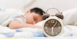 Convention sur les temps de l'enfant : une "éducation au sommeil" nécessaire en France