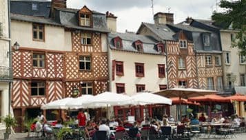 Un contrat portant occupation du domaine public a la nature d’un contrat administratif et relève du droit administratif